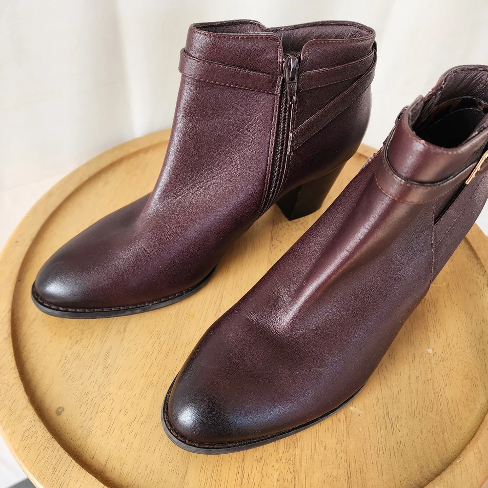 Vionic Upton Brown Ankle Boots